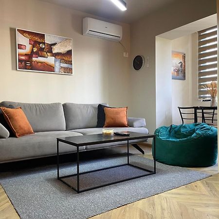 Dea'S Apartment: Hidden Gem ติรานา ภายนอก รูปภาพ