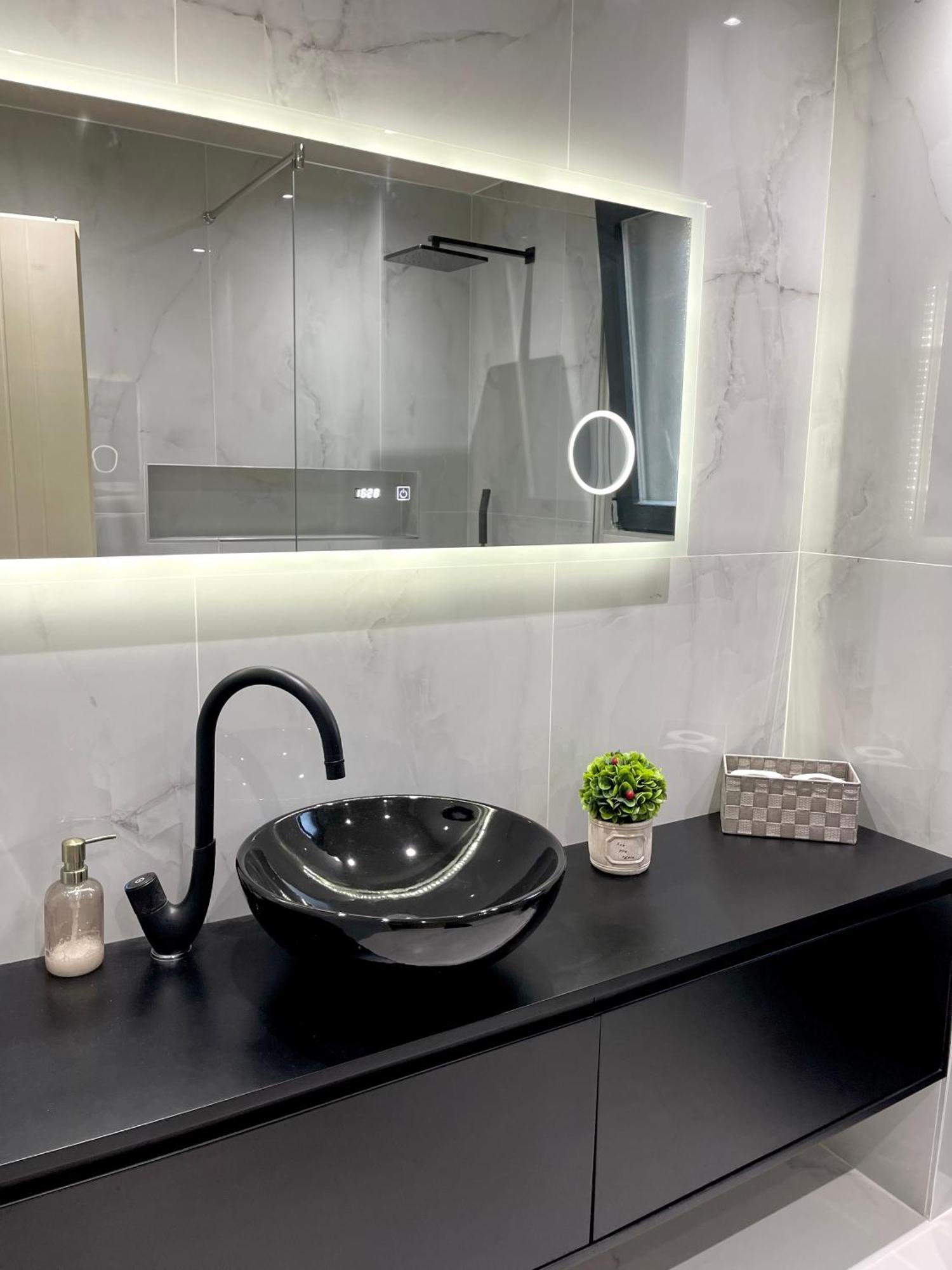 Dea'S Apartment: Hidden Gem ติรานา ภายนอก รูปภาพ